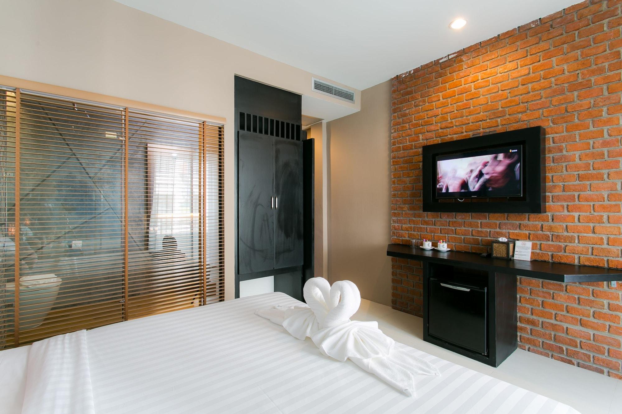 The House Patong Hotel Exterior foto