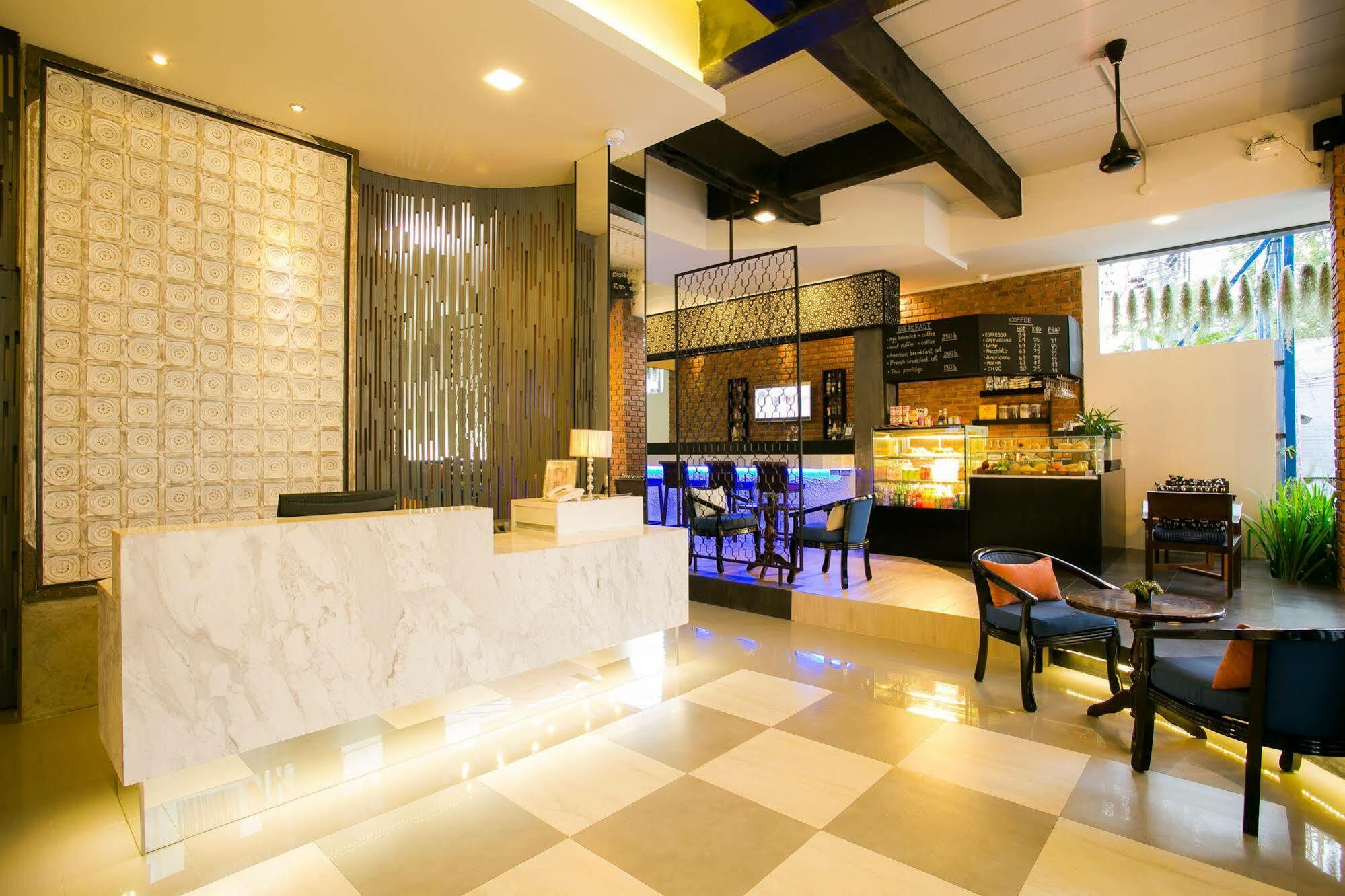 The House Patong Hotel Exterior foto